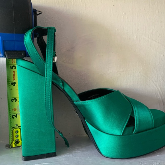 Zara Women's Emerald Satin Heels - Picture 2 of 2